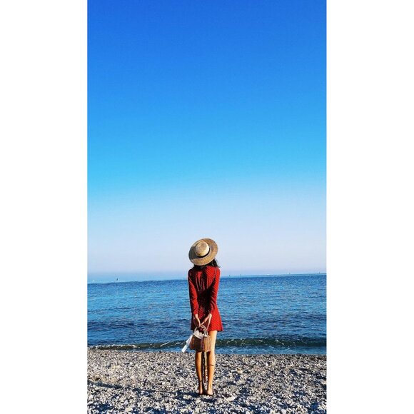 Handcrafted Natural Wicker Tote - Stylish Rectangular Straw Handbag for Women - Picture 4 of 5